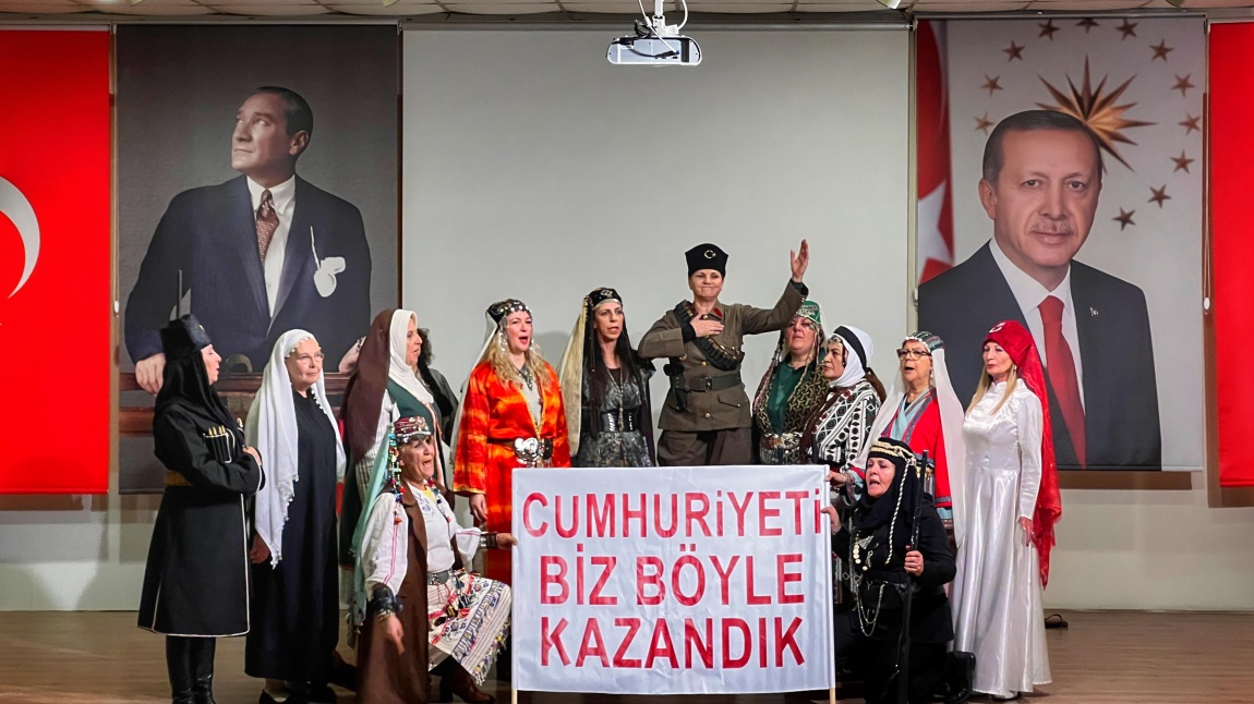 SAKLI DESTAN VATAN İÇİN FEDA OLSUN CANIMIZ  TÜRK KADINLARI TİYATRO GÖSTERİSİ 